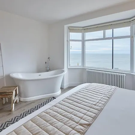 Host & - Solimar House * Whitby