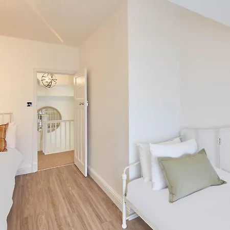 Holiday home Host & - Solimar House Whitby
